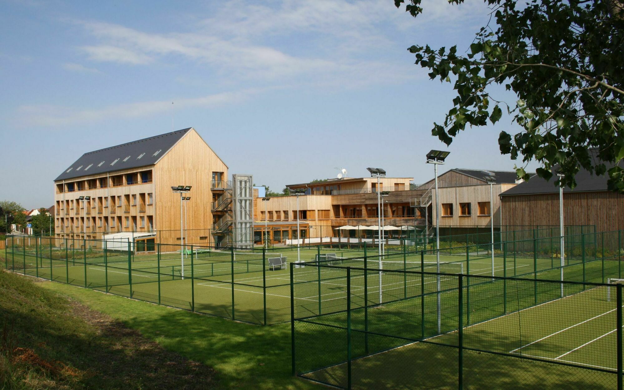 Park Holiday Congress & Wellness Hotel Prague Exterior photo